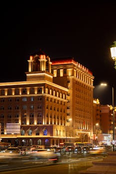 枯木逢春梦难寻：iPhone17 Pro暗光夜拍的重构艺术