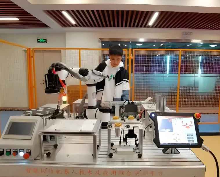  计算机类专业十年霸榜内幕：数据拆解与选专业底层逻辑 教育招生